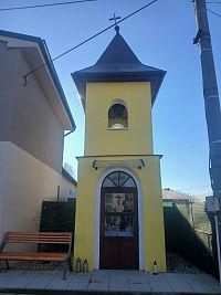 zvonica s kaplnkou