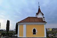 pohľad na bočnú časť kaplnky