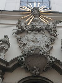 kartuša s loďou, Panna Máaria s dieťaťom a svätožiara