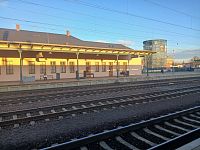 pohľad na budovu stanice z 2. nástupišťa
