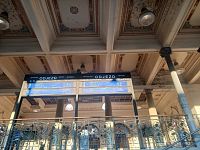 strop a liatinové zábradlie