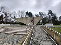 schody a aj prístup bezbarierový