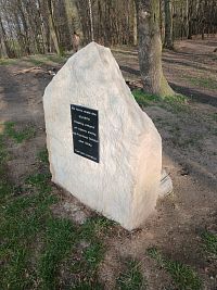 kamenný pamätník