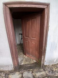 vchod do zvonice