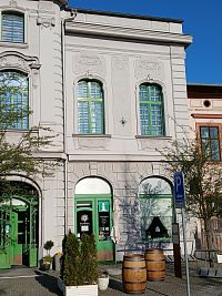 pravé krídlo priečelia