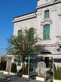 ľavé krídlo priečelia