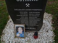 dolná časť pamätníka