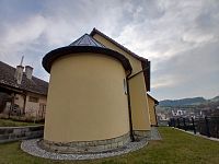 polkruhové ukončenie presbyréria