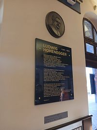 pamätná doska odhalená roku 2024