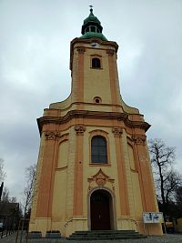 kostol - vstupné priečelie