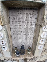 doska s menami padlých