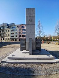 pamätník na námestí