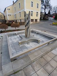 kašna od akademického sochára Vladislava Gajdu