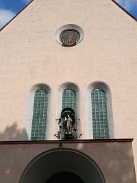 socha svätca, patróna kostola