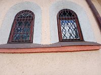 okná