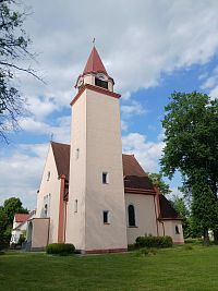 kostol s vežou