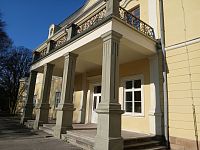 balkón na štyroch stĺpoch