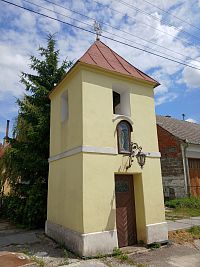 Podolie - Zvonica so soškou Panny Márie