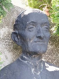 busta Eduarda Nécseya