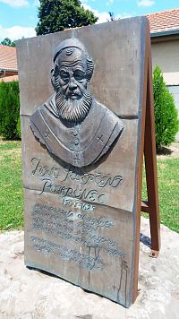 pamätník ako spomienka na rodáka