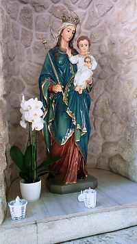 soška Panny Márie so svojím dieťaťom