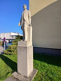 socha T.G.Masaryka je dielom olomouckého sochára J. Doležala