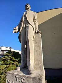 socha prvého československého prezidenta