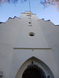 pohľad hore na vežu