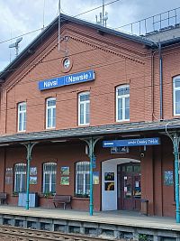 priečelie budovy od nástupišť