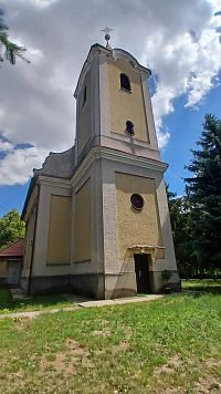 kostol v obci Tajná