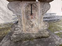 dolná časť podstavca