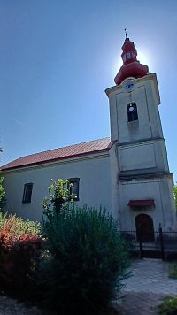 kostol Reformovanej cirkvi  je barokovo-klasicistickou stavbou postavenou v rokoch 1784 - 1785