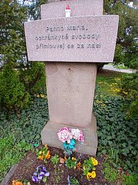 "Panno Marie, ochrankyně svobody přimlouvej sa za nás!"