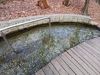 priestor pre chôdzu vo vode po oblázkoch