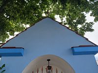 horná časť kaplnky s malým krížom