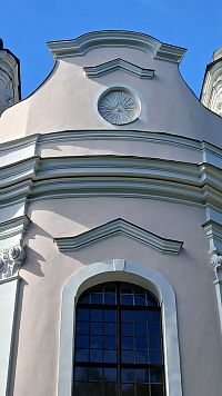 barokový štít s Božím okom