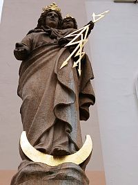 Panna Mária s Ježiškom na rukách