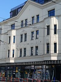 priečelie so štítom