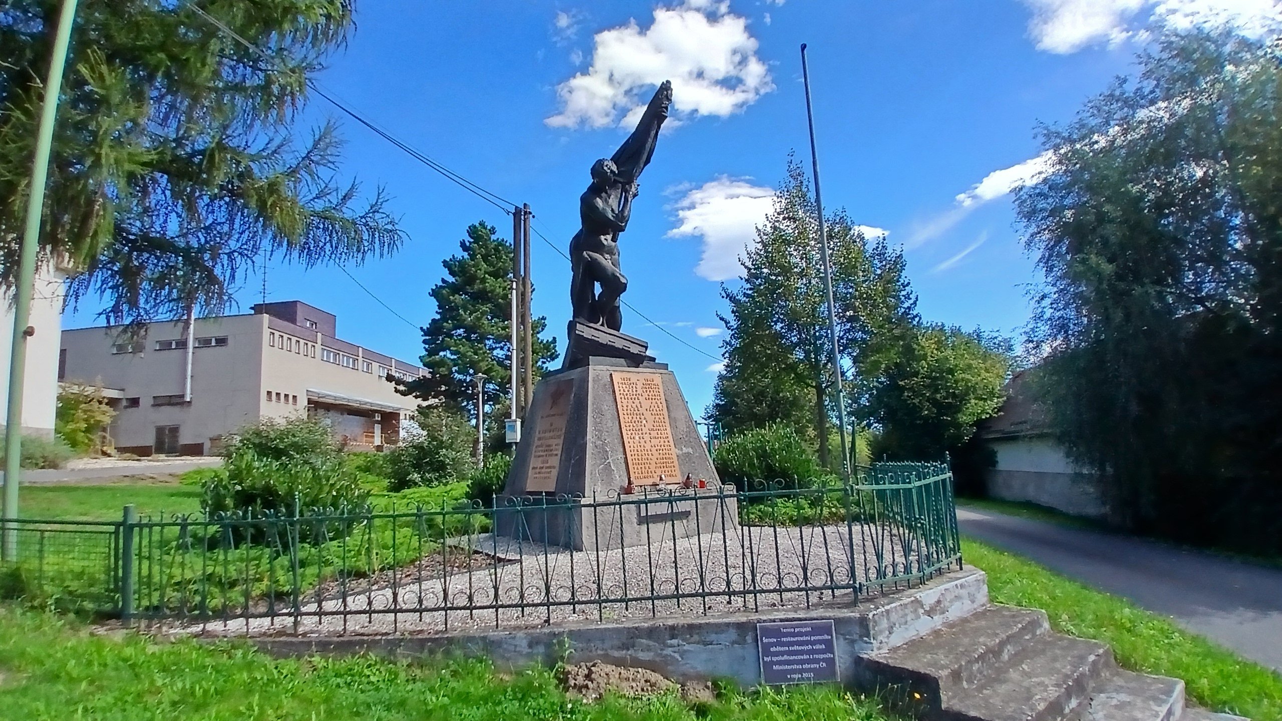 Šenov - Pomník obětem obou světových válek