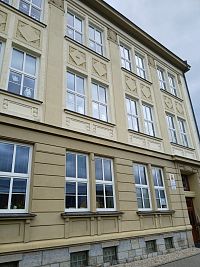 pravá časť budovy