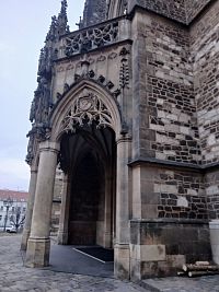 vchod do katedrály
