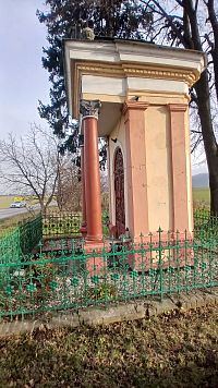 pekná malá kaplnka