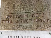 "Obětováním životu zrodil se život národa."