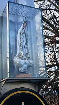 soška Panny Márie Fatimskej