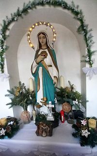 soška Panny Márie v kaplnke