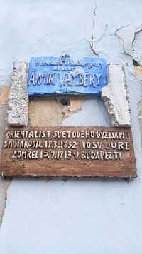 orientalista svetového významu narodený v Svätom Jure