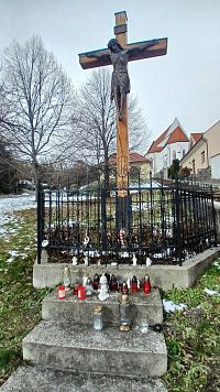 drevený kríž z roku 1930