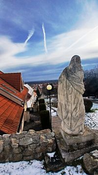 sv. Juraj má pekný výhľad na mestečko