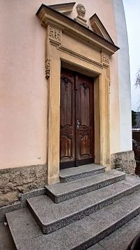 druhý bočný vchod