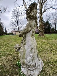 pomník v parku v Třebovicích